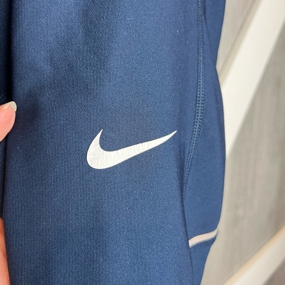D12.21 Nike Women's STAY WARM Running Capri Blue/White Medium M - Picture 2 of 4